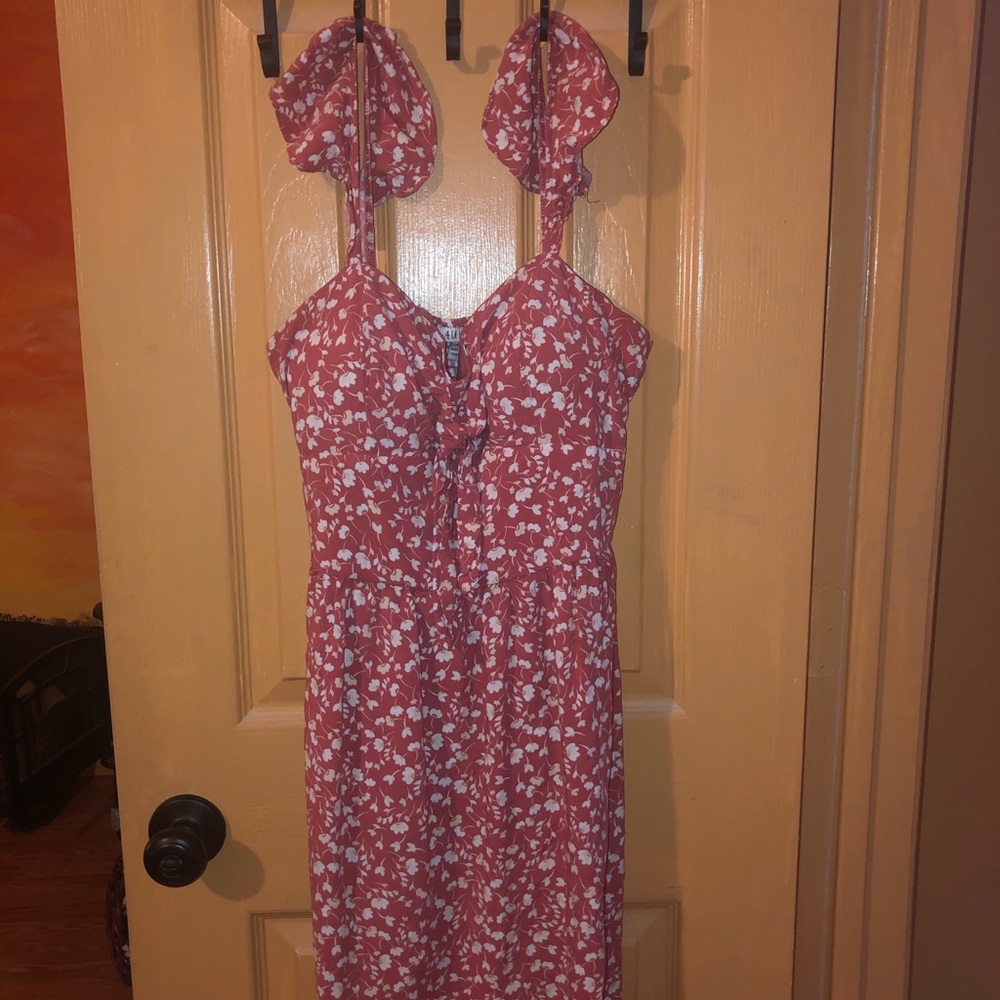 Spring/Summer dress Coral with flower pattern!